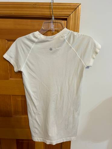 Lululemon Swiftly Tech Short Sleeve