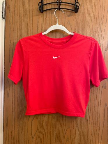 Nike Cropped Tee