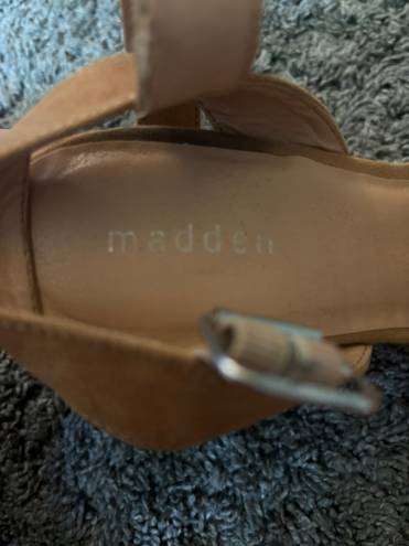 Steve Madden Shoe