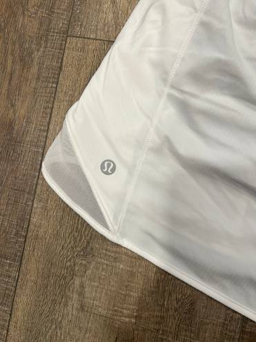 Lululemon white high rise hotty hot  shorts 2.5”