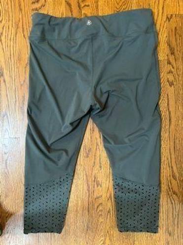 Gaiam Cropped Cut Out Leggings