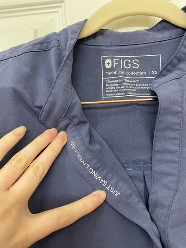 FIGS Scrubs Set