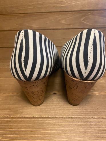 CL by Laundry CL laundry  striped white blue wedge heels size 8.5