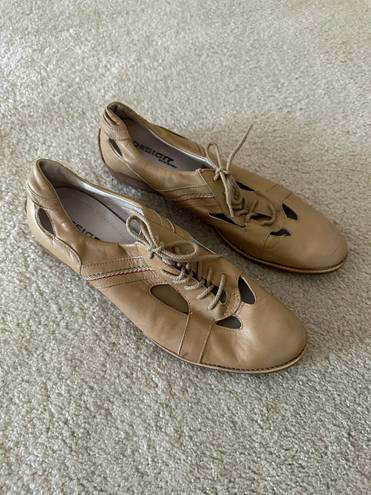 Design Lab Design Woman’s Beige Comfort Shoes, Sz EU 40