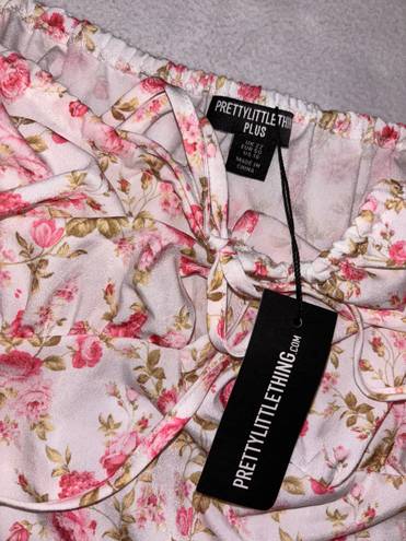 Pretty Little Thing NWT  Floral Dress