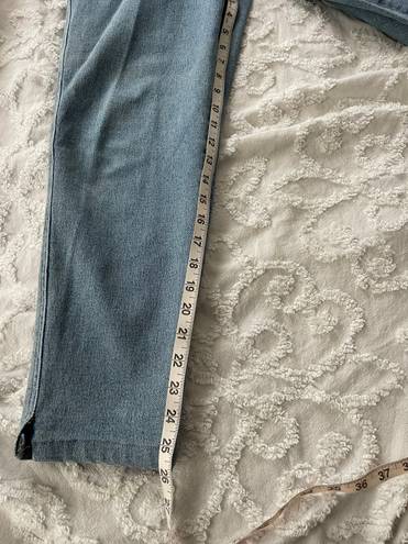 DKNY 80’s Vintage  “In Women We Trust” high rise mom jeans