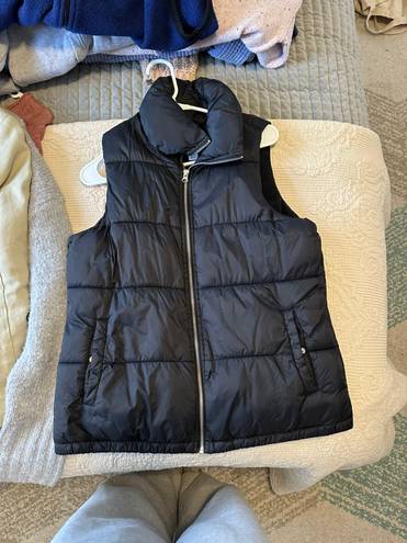 Old Navy Puffer Vest