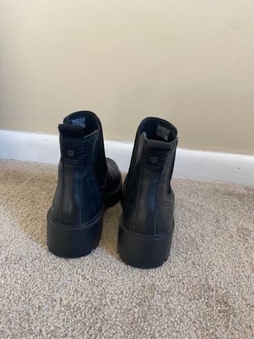 UGG Chelsea Boot