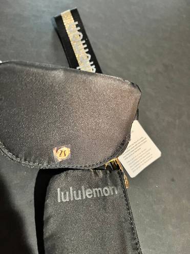Lululemon dual Pouch Wristlet