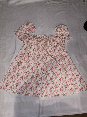 Pretty Little Thing NWT  Floral Dress