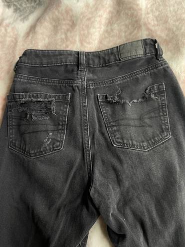 American Eagle Ripped Mom Jean