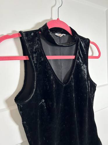 Candie's Small crushed velvet choker sleeveless top