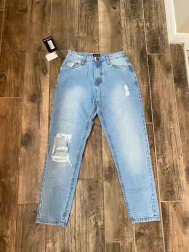 Pretty Little Thing  Distressed High Rise Straight Leg Jeans