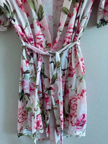 Show Me Your Mumu Pink Floral  Short Sleeve Robe.