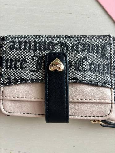 Juicy Couture NWT  grey and cream monogrammed wallet