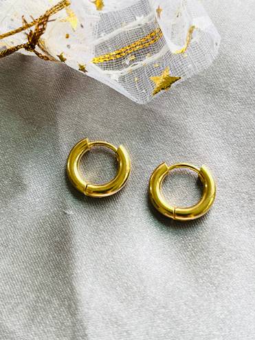 Free People 18K Itty Bitty Hoop Huggie Earrings With Gift Bag