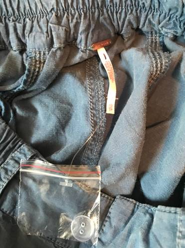 Free People NWOT  Cargo Capris