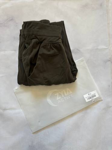 Zyia Ascend Joggers in Olive