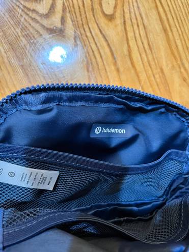 Lululemon Everywhere Belt Bag pitch Blue 1L Brand New