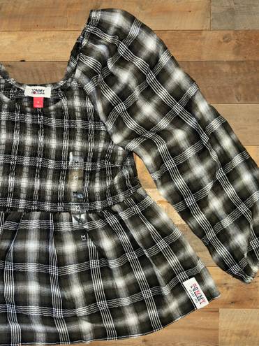 Tommy Hilfiger Tommy Jeans Womens Size Medium Plaid Peplum Smocked Top •Scoop Neck Long Sleeves