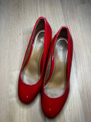 Vionic Red Heels