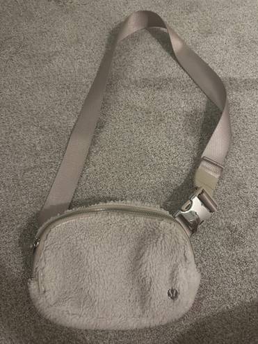 Lululemon Everywhere Fleece Belt Bag