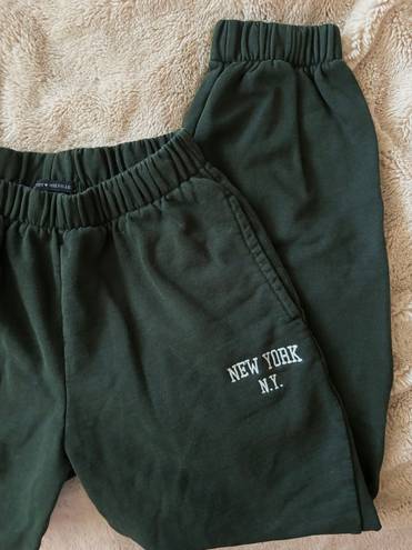 Brandy Melville dark green new york sweatpants