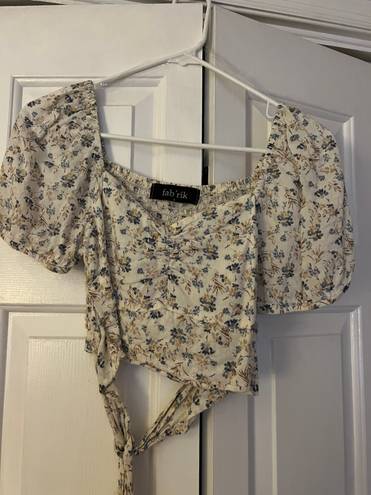 fab'rik Cute Flower Top From  Boutique!