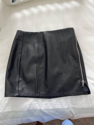 Super down Black Faux Leather Mini Skirt 