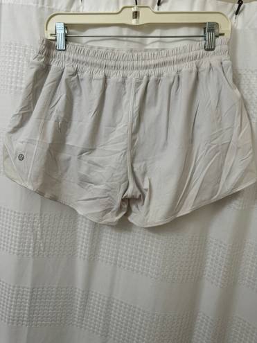 Lululemon White Hotty Hot Shorts 4”