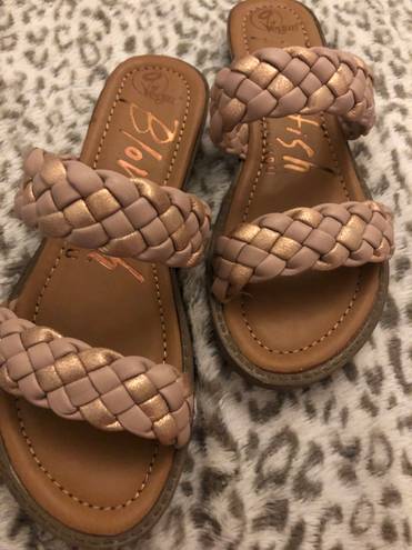 blowfish NWT  Malibu Vegan Bolly Lotus Slide In Rose gold 8.5m