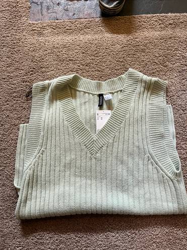 H&M Sweater Vest