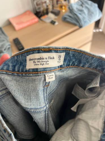 Abercrombie & Fitch  90s Straight Jean 