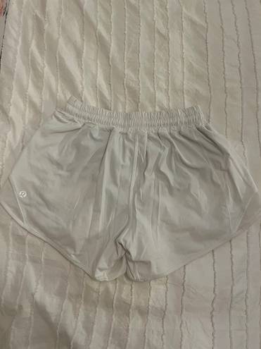 Lululemon Hotty Hot Short 2.5”