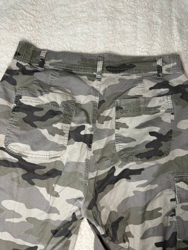 American Eagle Camo Cargo Pants