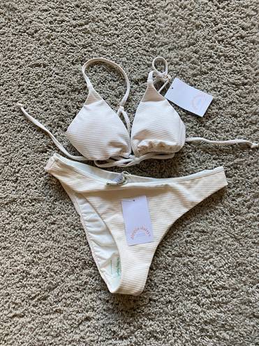 Dove Dippin’ Daisy’s Bikini Set