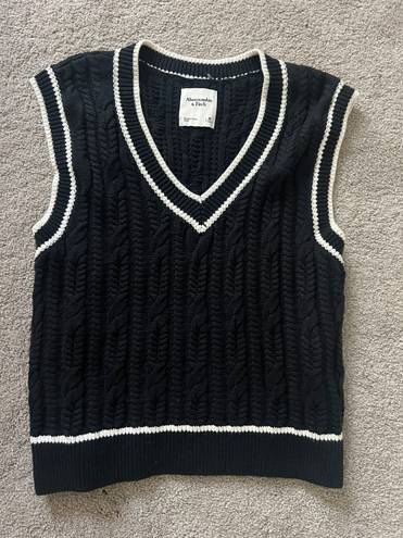 Abercrombie & Fitch Sweater Vest