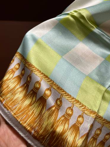 Beautiful Vintage Silk Scarf. Green