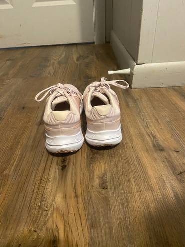 Nike Running Shoes Pink Size 7.5