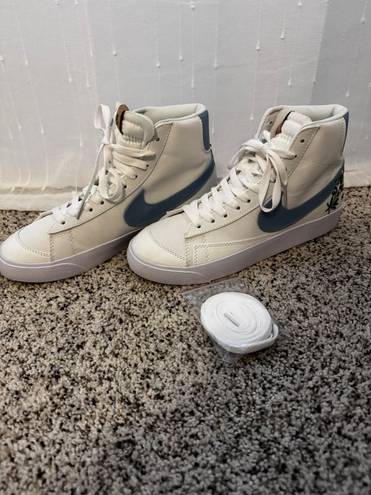 Nike Blazers Mid 77’s Vintage Costume