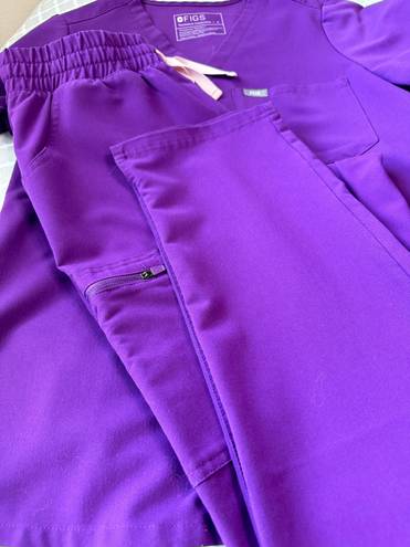 FIGS Purple Scrubs set Size Small