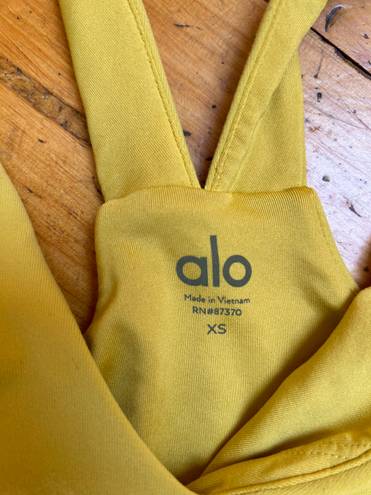 Alo Workout Top Yellow Size XS