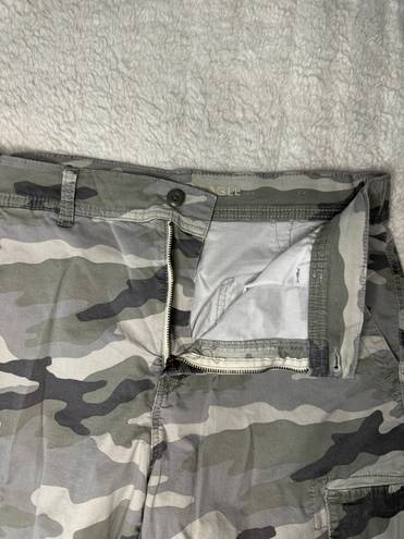 American Eagle Camo Cargo Pants