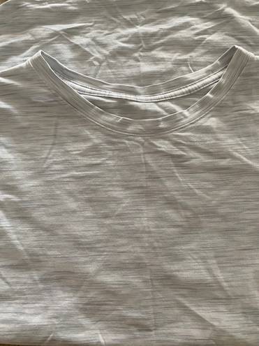 Lululemon T-Shirt