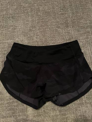 Lululemon Speed Up Shorts 2.5