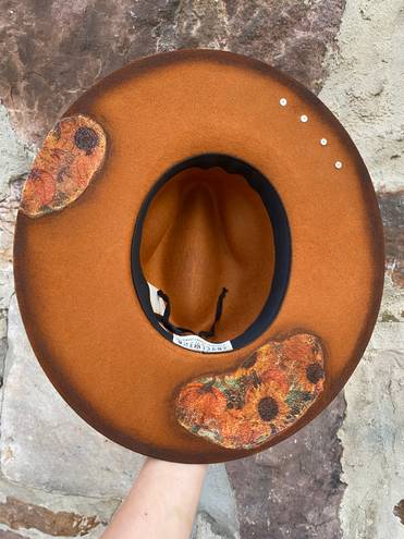 Idyllwind Nwt “Howdy Fall”  Spice OS Hand Burned Felt Hat