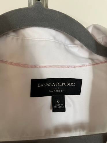 Banana Republic Tailored Fit Button Up