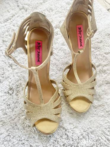 Betsey Johnson Tiara Glitter Champagne Strappy Heel Size 9 K256