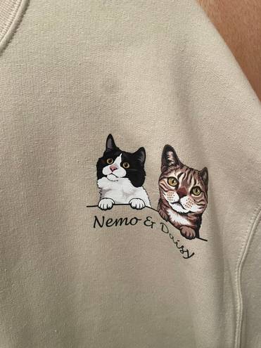 Daisy Nemo and  cat sweatshirt brand new size large