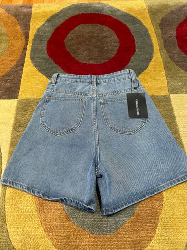 Pretty Little Thing NWT  Denim Blue Mom Shorts Size US Women’s XS